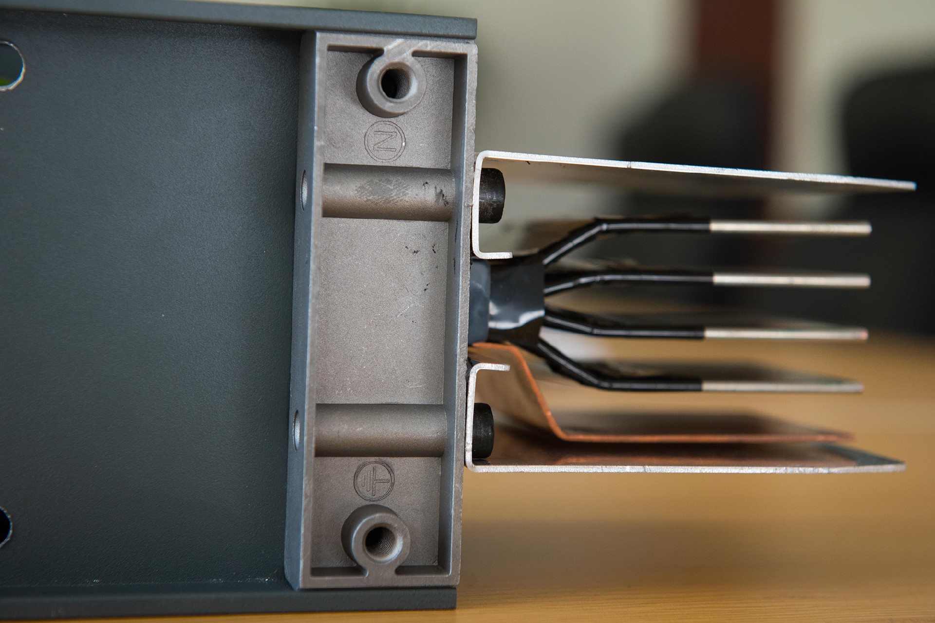 密集型母线槽技术规范 密集型母线槽技术规范