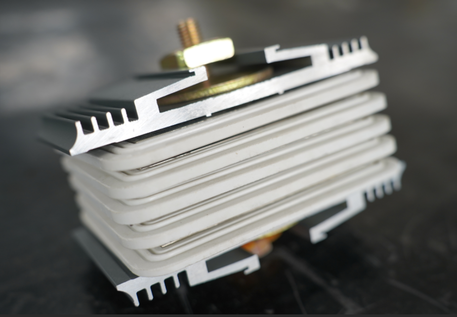 铜质母线槽vs铝质母线槽怎么选?核心区别+选型指南 铜质母线槽vs铝质母线槽怎么选?核心区别+选型指南